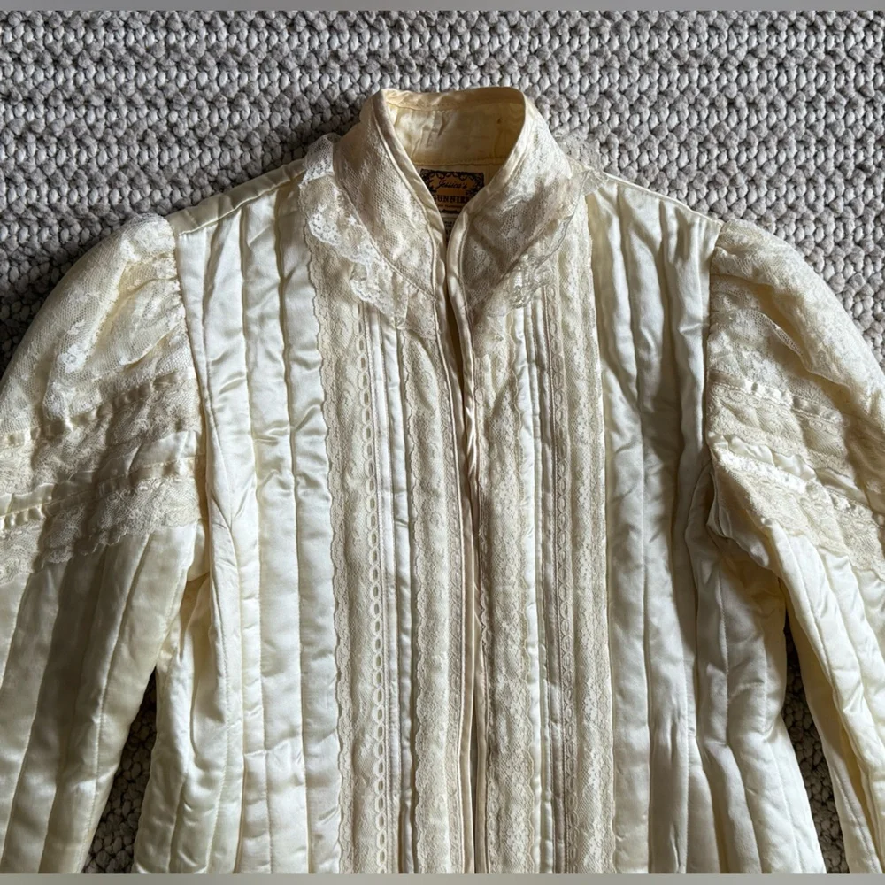 VTG Jessica's Gunne Sax Quilted Long Sleeve Satin
Lace Trim Open Prairie Jacket - Picture 11 of 16